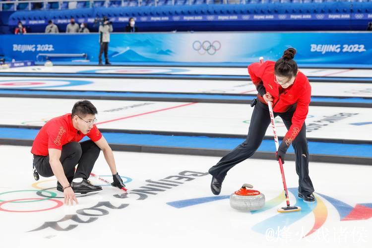 中国冰壶混双组合在冬奥资格赛中豪取五连胜